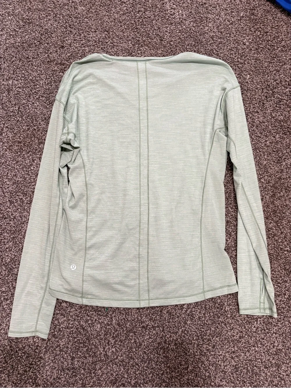 lululemon athletica Mint Green Long Sleeve Crew Top